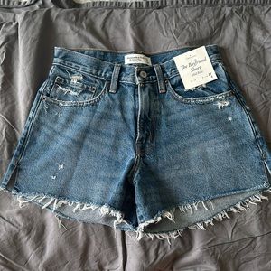 Boyfriend Short Curve Love